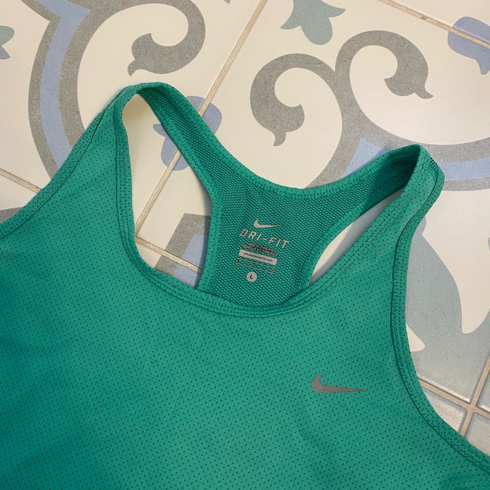 Nike Dri-Fit Racer Back Tank, size L